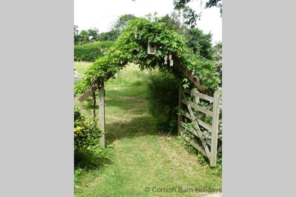 The Snug At Cornish Barn Holidays Truro Extérieur photo