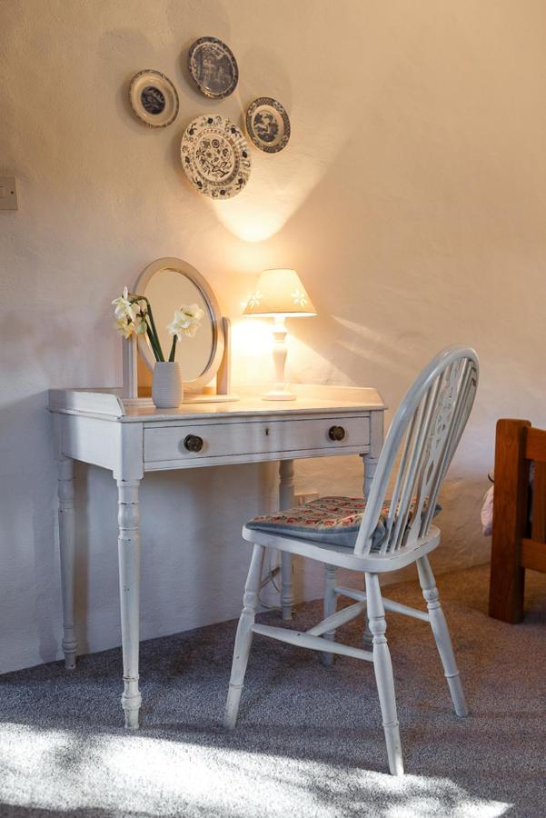 The Snug At Cornish Barn Holidays Truro Extérieur photo