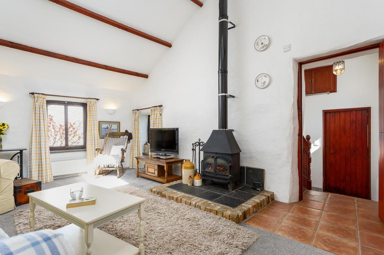 The Snug At Cornish Barn Holidays Truro Extérieur photo