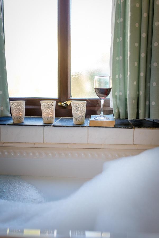 The Snug At Cornish Barn Holidays Truro Extérieur photo