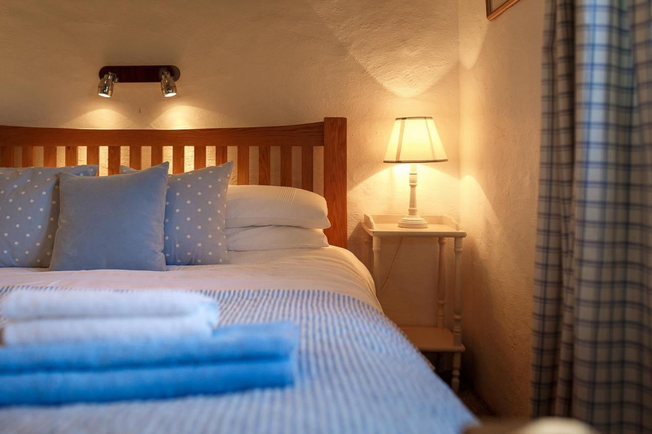 The Snug At Cornish Barn Holidays Truro Extérieur photo