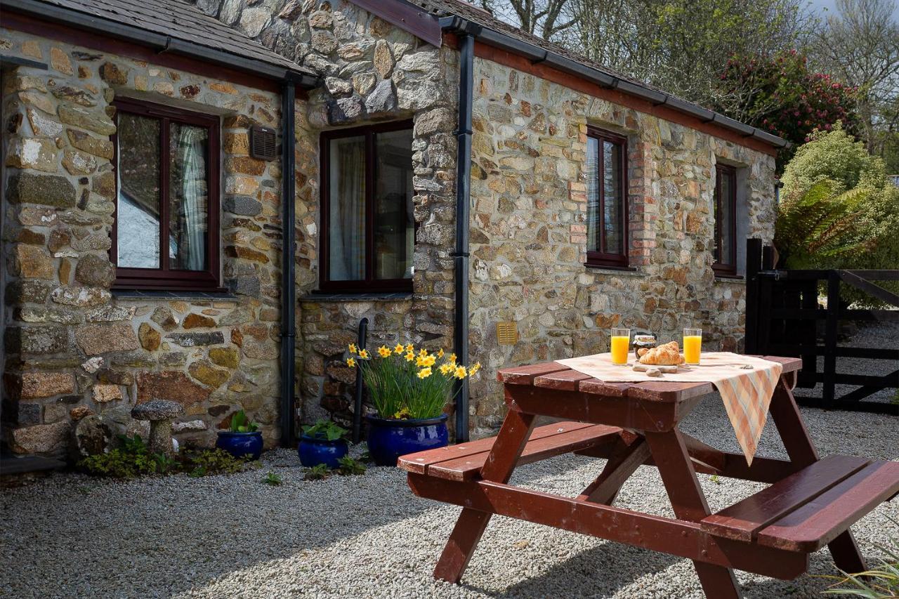 The Snug At Cornish Barn Holidays Truro Extérieur photo